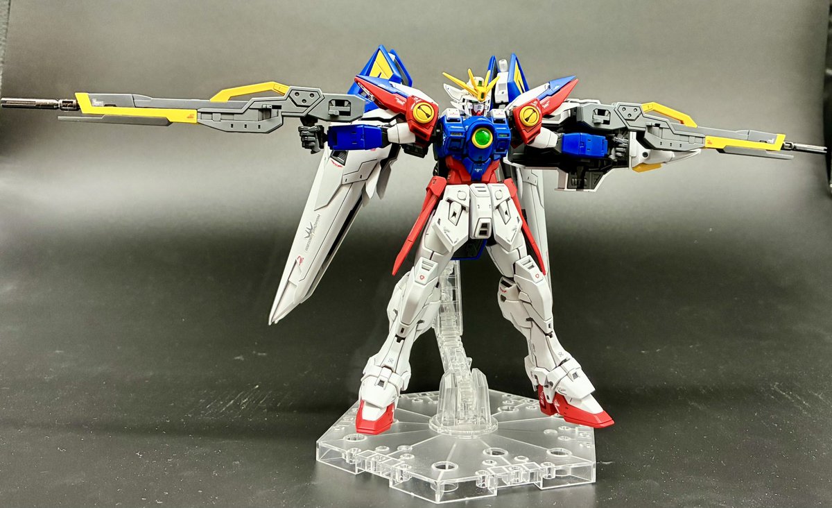 tekko_mjp's tweet photo. RGウイングガンダムゼロ完成しました。
ウイングバインダーの稼働範囲が広すぎてなかなかポーズ決められませんでした。
ガンダムW30周年のすごい出来です❗️
#ガンダムW
#ガンダムW30周年 
#ガンプラ https://t.co/ySSuDXIr2H