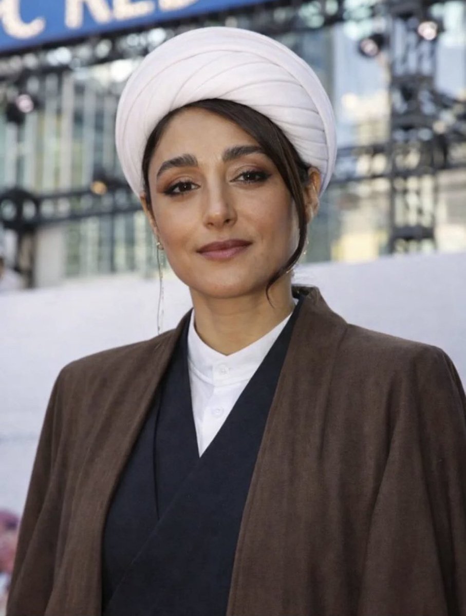 Iran1Asl's tweet image. خیانت این لکاته کثیف هرگز نباید فراموش بشه.
#انقلاب_ملی_ایران