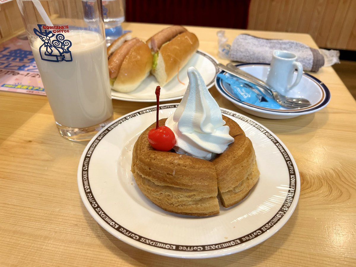 NicoBit25's tweet image. シロノワーーール
期間限定のやつは売り切れて買えなかった