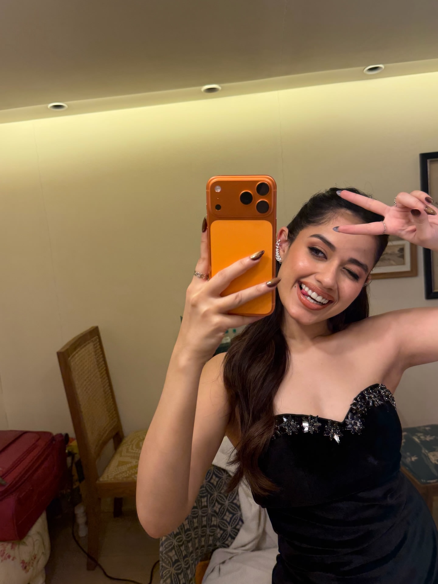 G_awj-wasAAPIwb?format=jpg&name=large