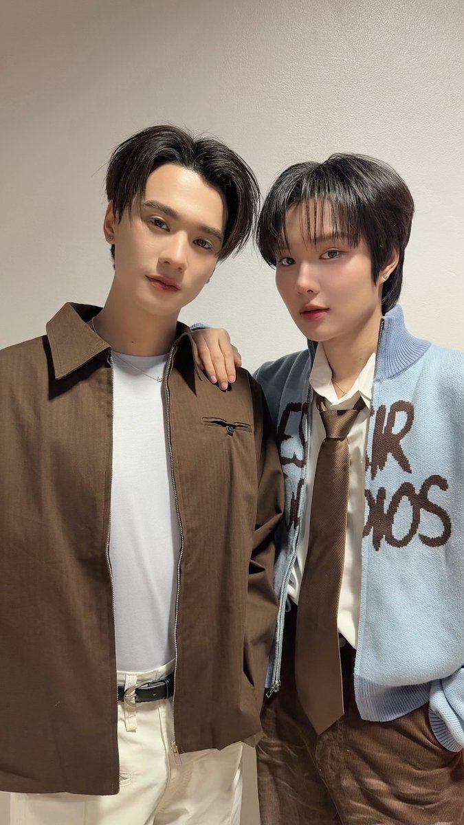 knpscandy's tweet image. Panicking cuz I don’t know what crazy thing they might do today 👀
They have that after anniversary glow btw 😌

KNP ARNOTTS FANDAY
#ArnottsxKengNampingLuckyBite