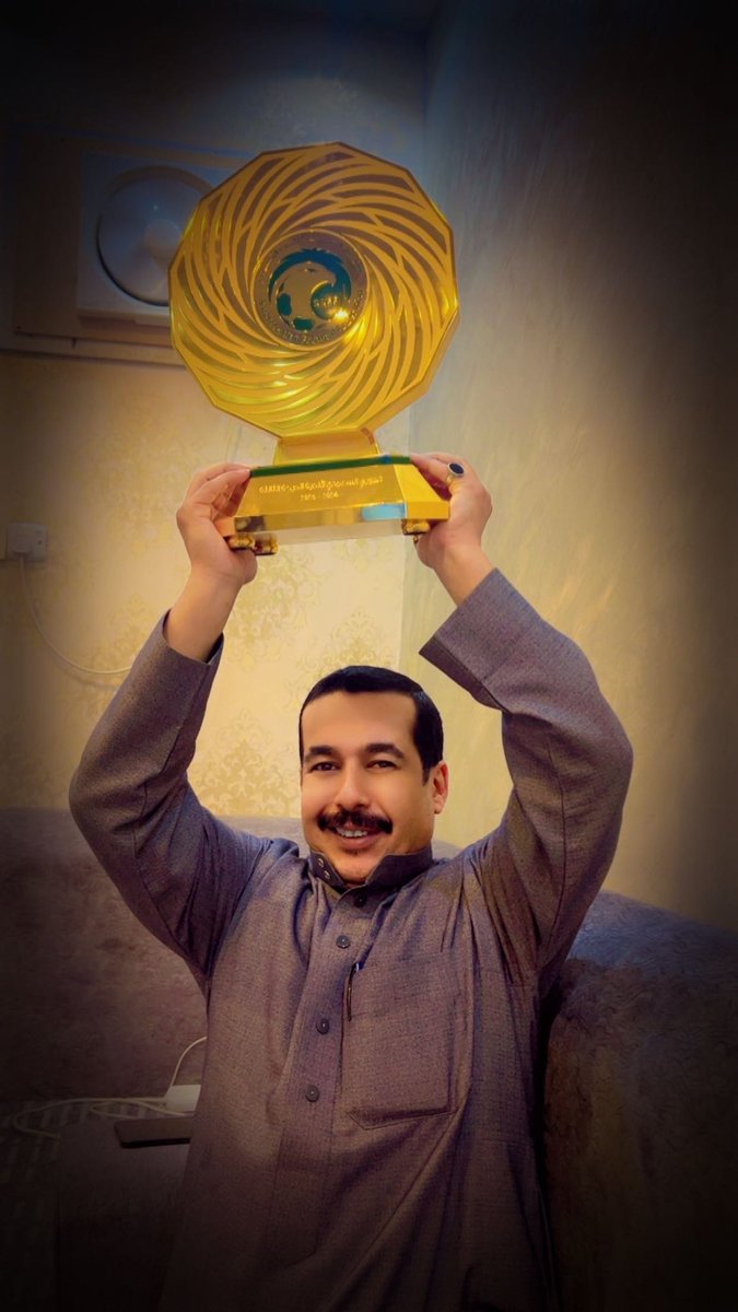 <a href="/mf1382dd/">محمد بن فهد المرشود</a> 

#الرائد

طبعاً لكل مقام مقال والأخ الفاضل
محمد المرشود (أبوفهد)
رجل شهم كريم صادق ونحن نتمناه
أن يكون عندنا ،،

رجل أحبه البعيد قبل القريب ينفق
من حر ماله بدون محاباة لأحد ،،

يحب الخير للجميع وعاشق ريداوي
من الدرجه الأولى ..

كان في زيارة إلى الجوف الحبيبة
فأمطر وملأ