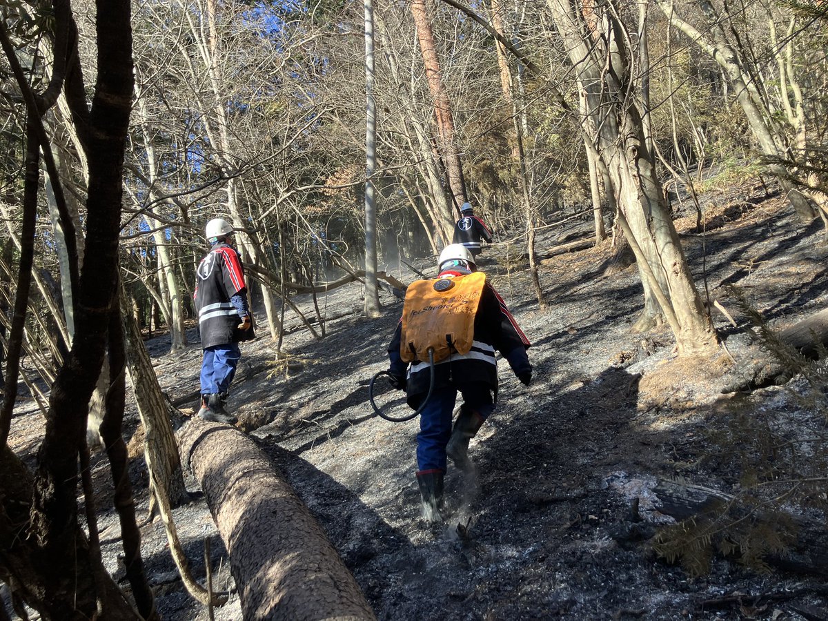 大月市防災無線より

市役所と消防本部からお知らせします。
扇山の林野火災は懸命な消火活動の結果、鎮圧となりました。
引き続き鎮火に向けて活動を継続してまいりますのでご理解とご協力をお願いします。
現在も乾燥注意報が発表されています。火の取扱いには十分ご注意ください。