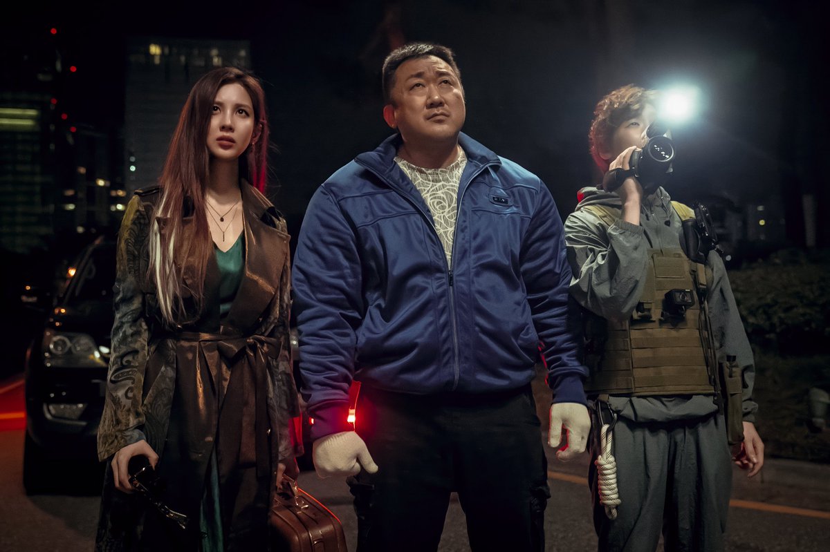 SeohyunData's tweet image. 📈 #서현 | 'Holy Night: Demon Hunters' tracked 3.3M views and 5M total hours viewed on Netflix in 2025

The movie debuted #1 on Netflix Korea with 4 weeks in the Top 2, and #4 on Netflix Global Non-English movies, despite releasing only in South Korea.

#HolyNightDemonHunters