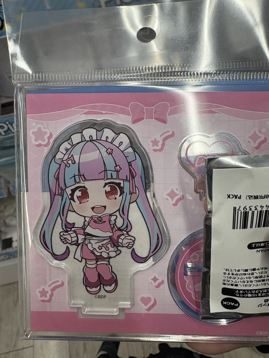 ascalapha1's tweet image. went irl and got the merch from @bushi_creative !!!