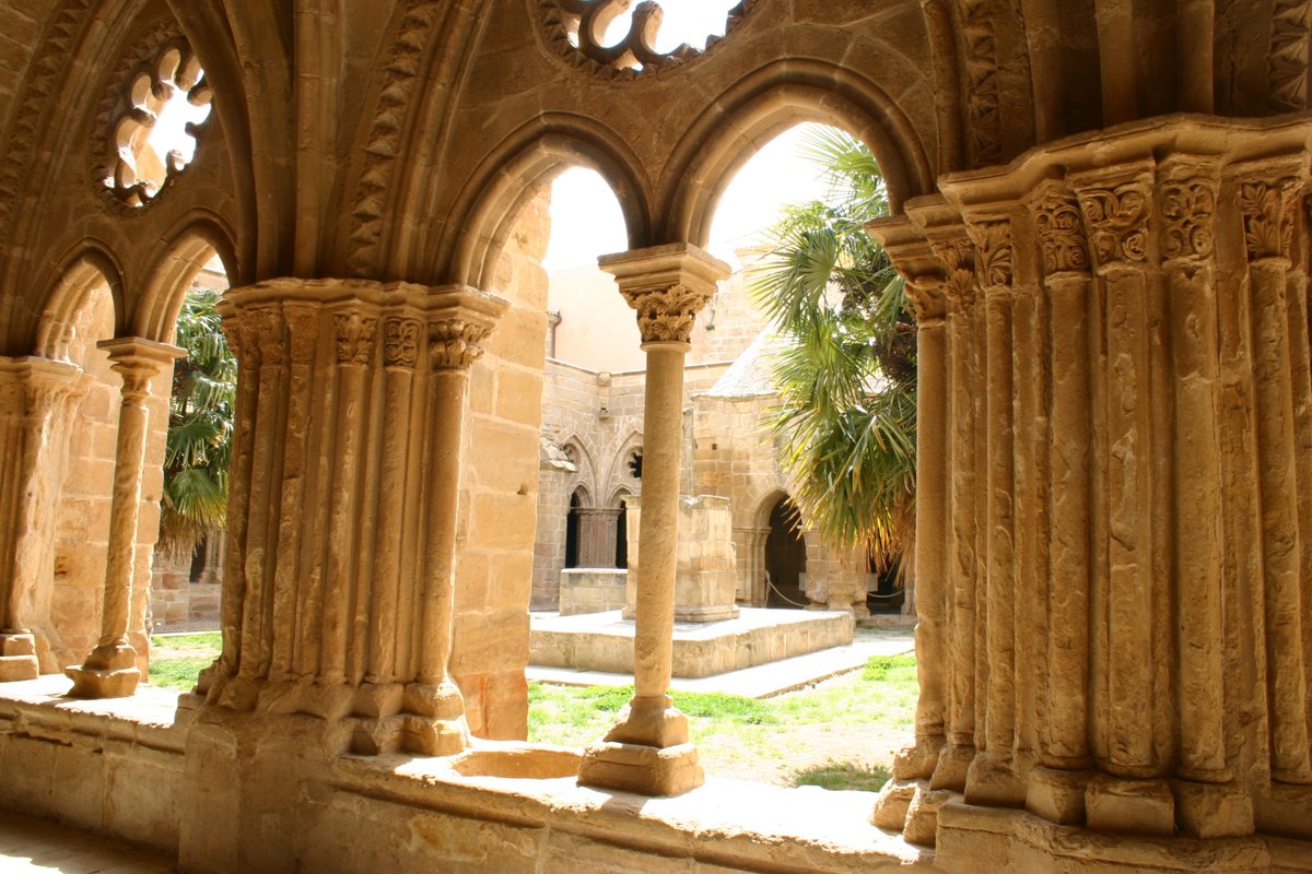 Real Monasterio de Rueda tweet media
