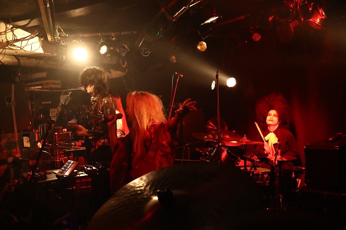 アルバムにもゲストドラムで参加してくれたShintaroさん（MUNIMUNI/Palastleben）！

1/31のA Concrete Mur自主企画でも叩いてくれます。

具象（実際の音色やリズム）でも抽象（イメージ）でも作戦会議できる素敵なドラマー🥁
クールに見えて熱い漢…！