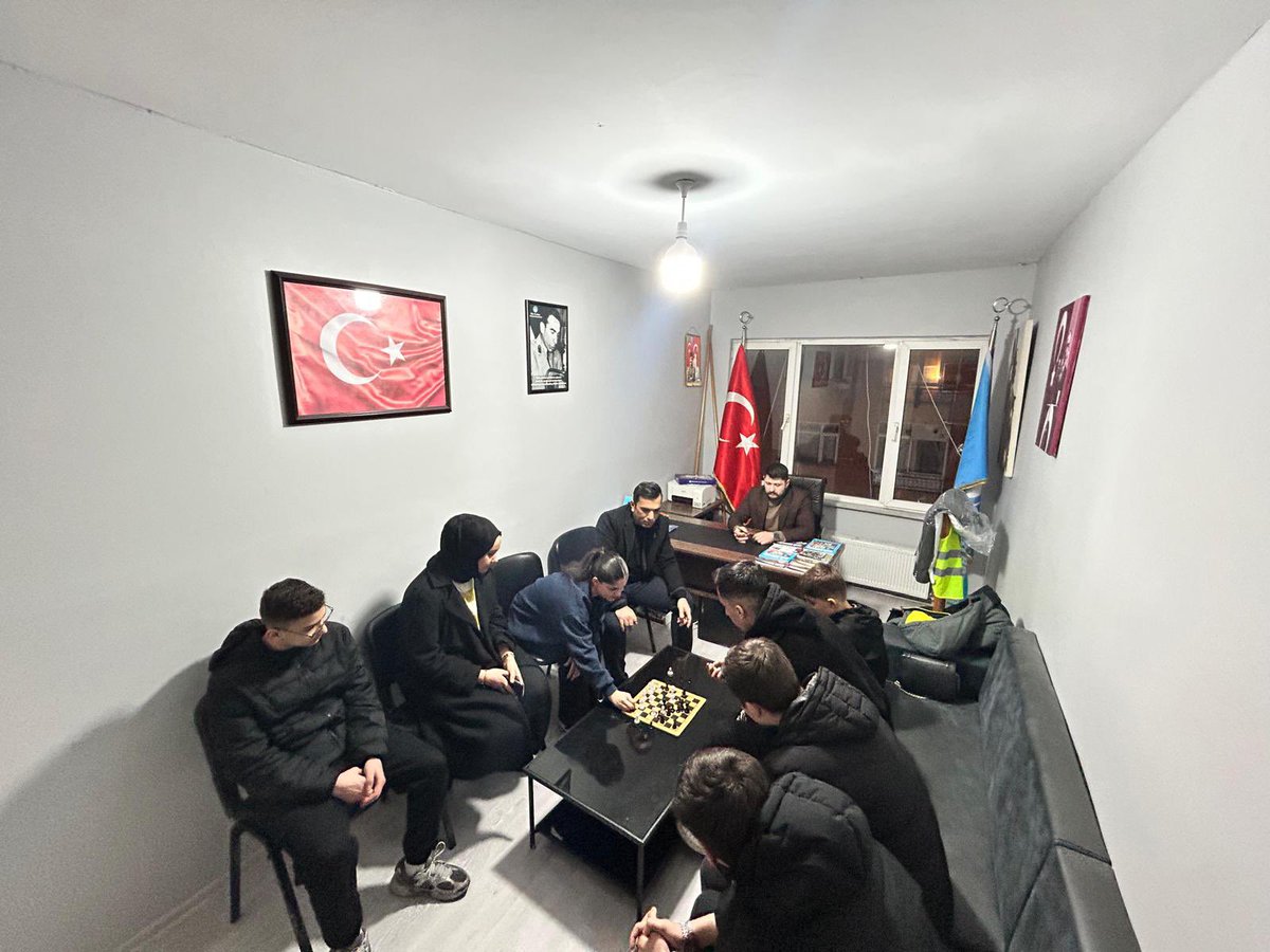 Küçükçekmece Ülkü Ocakları olarak, Yusuf Akçura ortaöğretim yarıyıl gelişim Programı kapsamında''SATRANÇ'' etkinliği gerçekleştirdik.

Var Olsun Ülkü Ocakları 🇹🇷
<a href="/ayyildirim1/">Ahmet Yiğit Yıldırım</a>