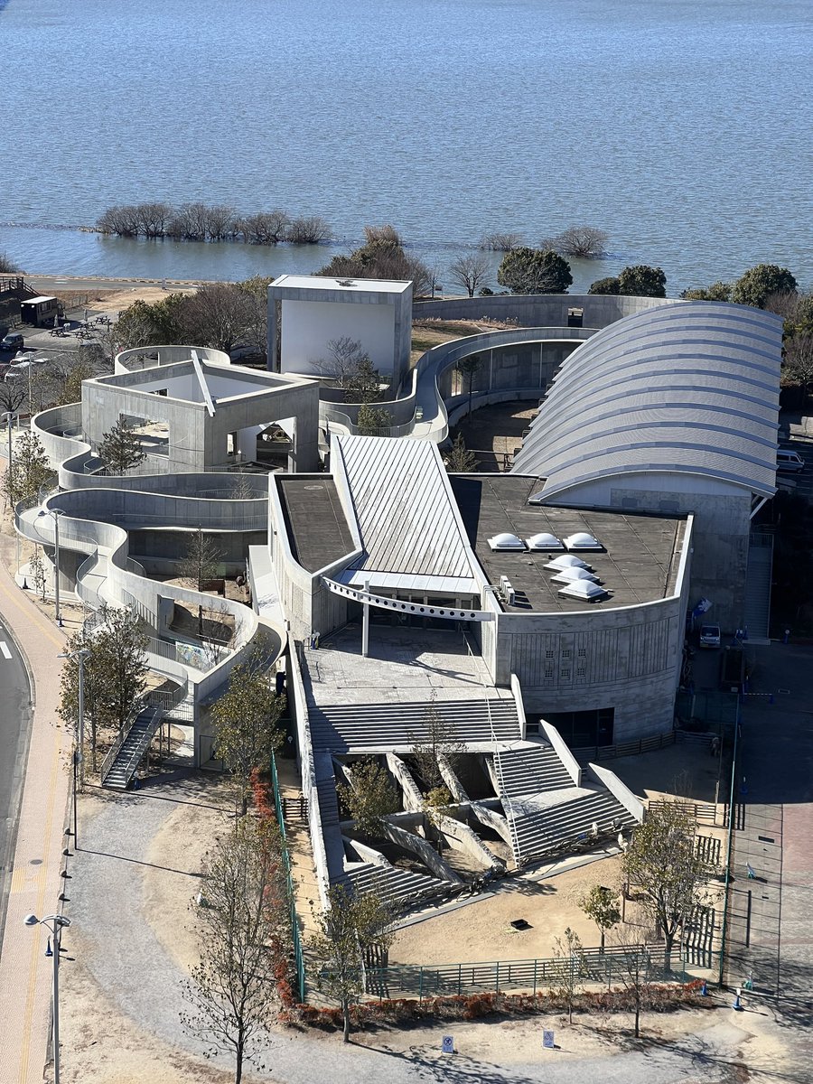 JWb8q's tweet image. 久々にいい建築だと思った