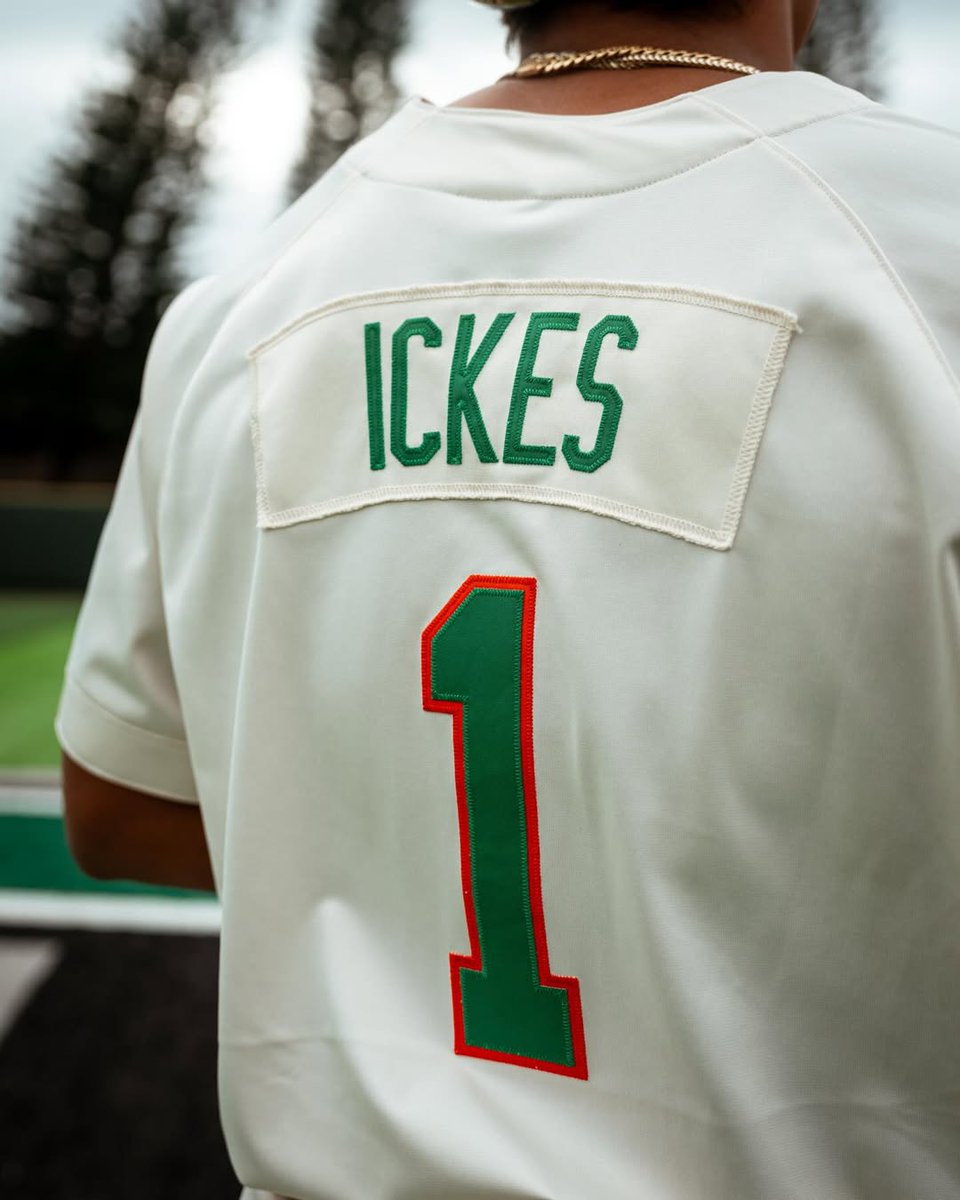 New season, fresh threads 🧵🪡

#NCAABaseball x 📸 <a href="/HawaiiBaseball/">Hawaii Baseball</a>