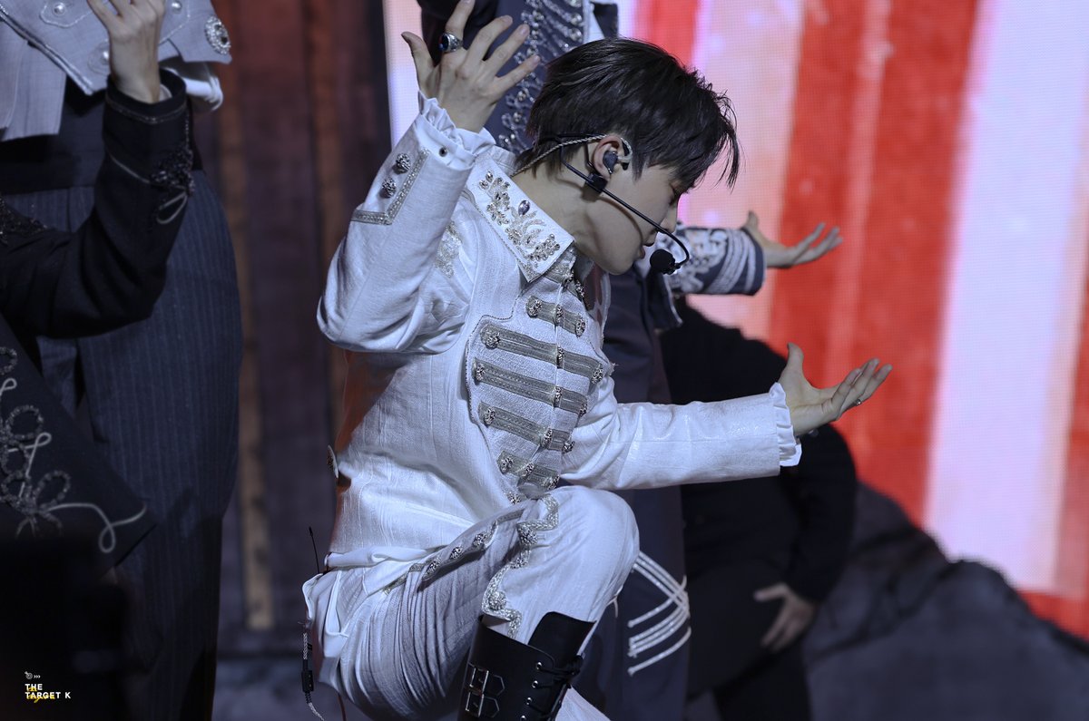 260119 EXO REVERXE 쇼케이스

크라운 사랑단 

#수호 #준면 #SUHO #スホ #金俊勉
<a href="/weareoneEXO/">EXO</a>