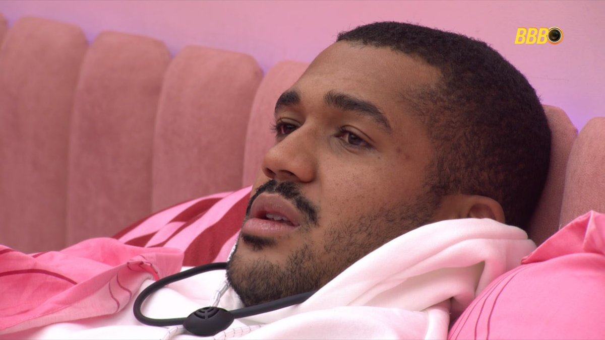 canalespiadinha's tweet image. Matheus avisa que não gosta de “homens que gaguejam”.