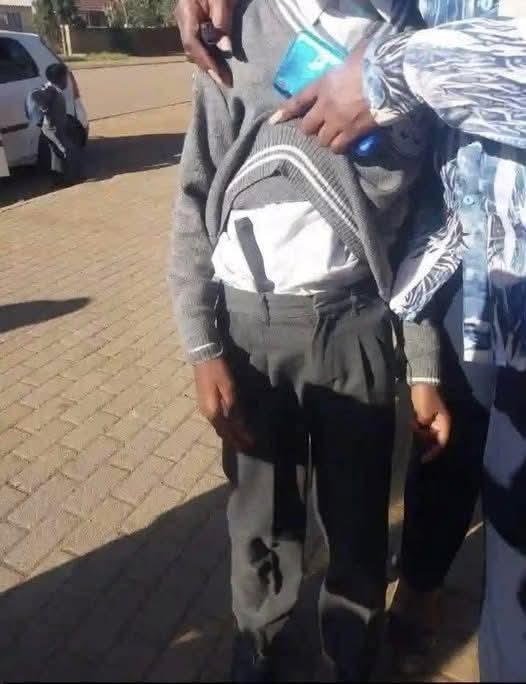 This boy amekua bullied sana akaamua ajipange ju alireport1kwa walimu hawamskii