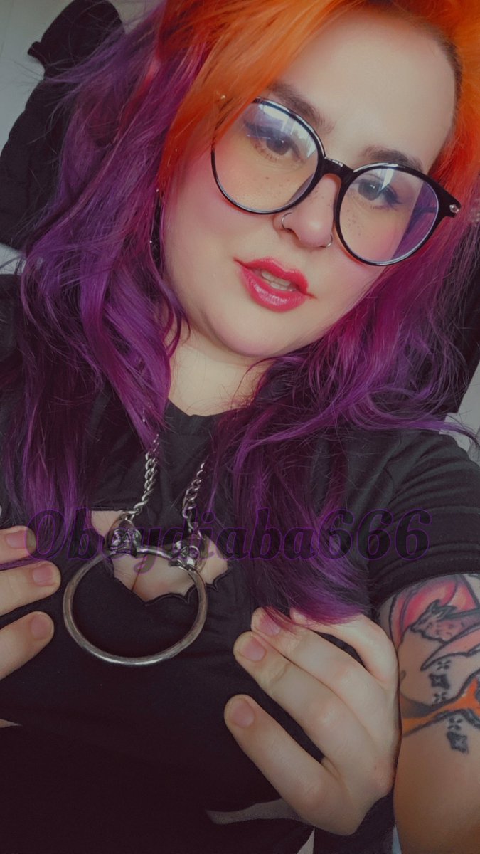 I was sitting on his face and he was holding my b00bs for support, such a thoughtful girlfriend