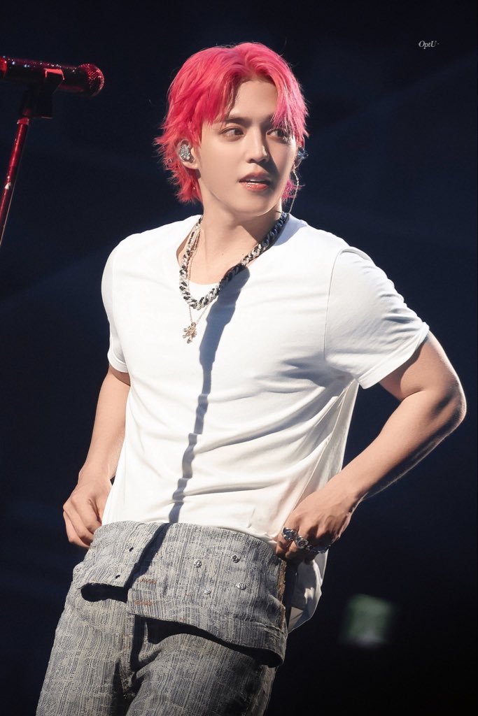 aboutscoups's tweet image. something about scoups wearing plain white shirt