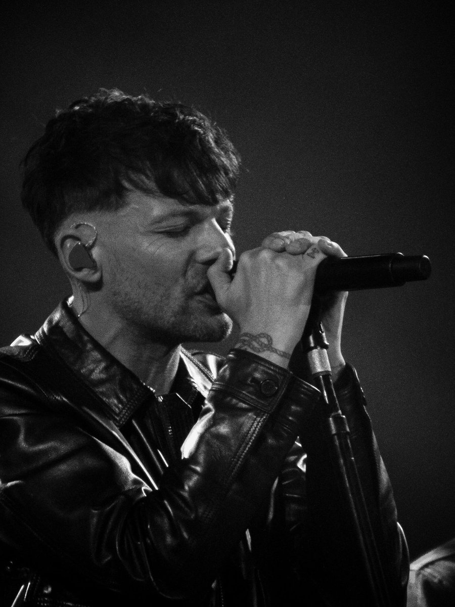 LTHQItaly's tweet photo. Nuove foto di Louis ieri sera a NYC! https://t.co/pnwoJseZtq