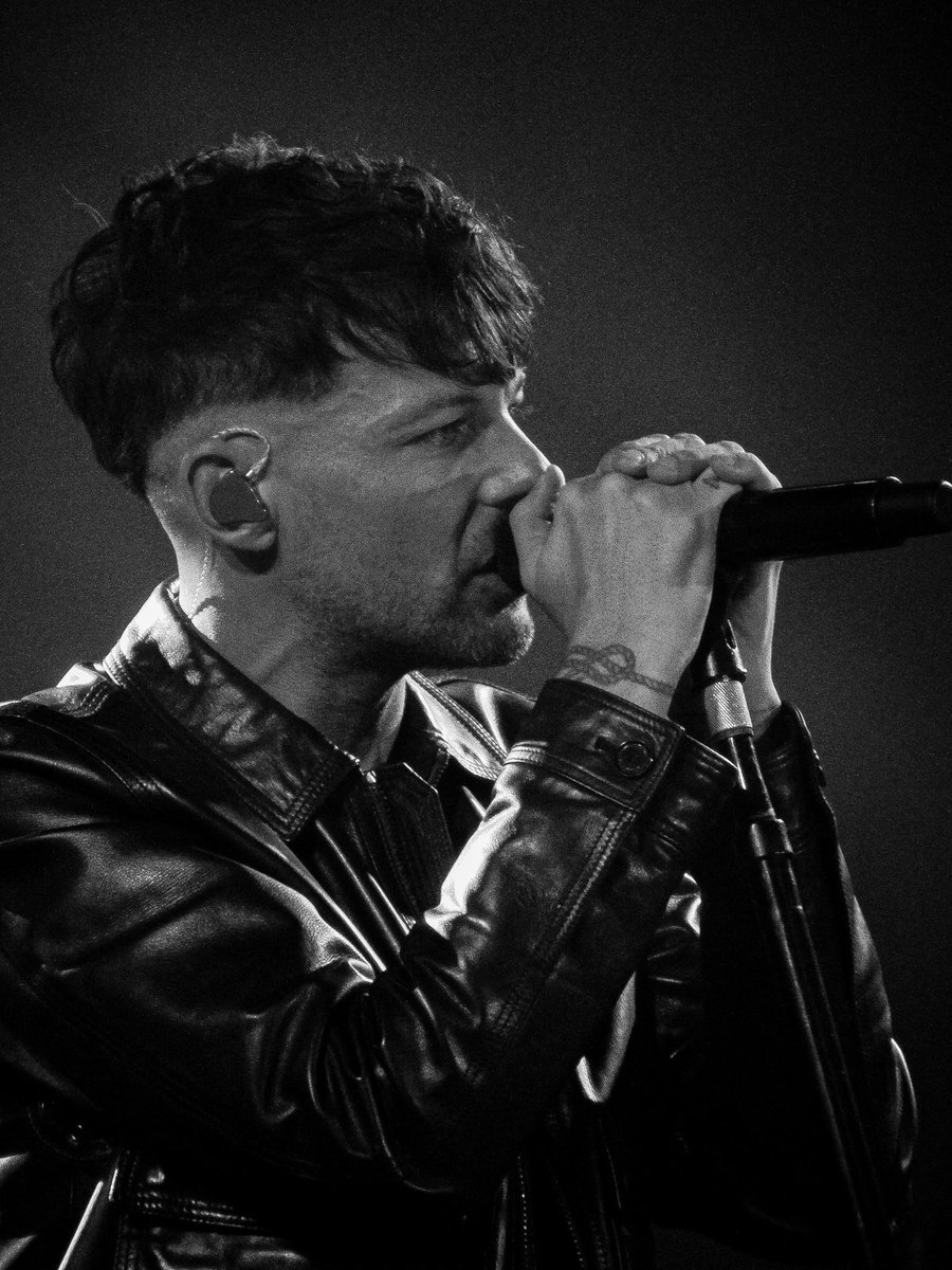 LTHQItaly's tweet photo. Nuove foto di Louis ieri sera a NYC! https://t.co/pnwoJseZtq