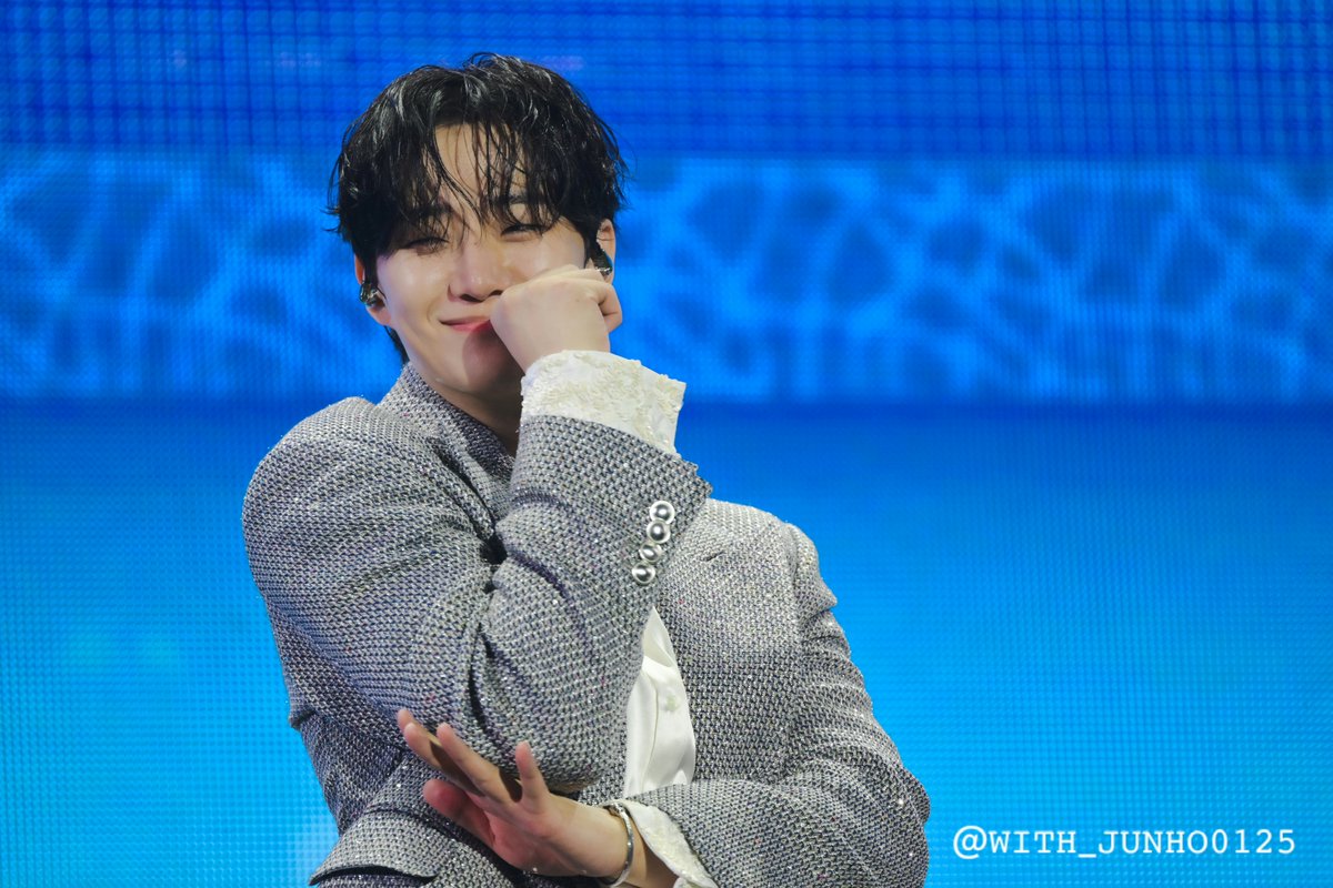 앙탈 챌린지💛

260124 2026 LEEJUNHO FANMEETING 

#이준호 #LEEJUNHO
#사계 #Always
#STUNNINGUS
#2026_LEEJUNHO_FANMEETING
#O3Collective