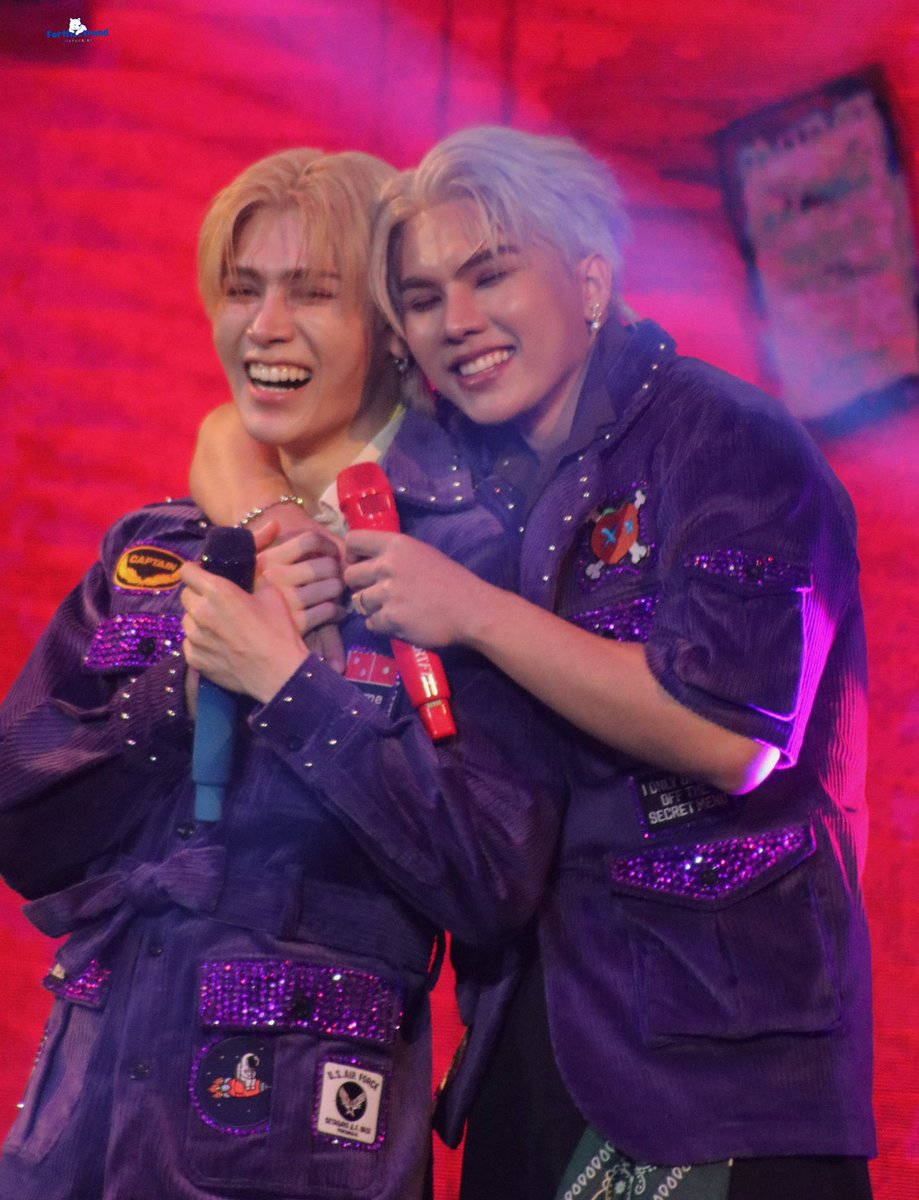 fploveclub's tweet image. from sitting next to each other on that lita casting day without even realizing it to becoming the most important one, the one they love the most, each other's #1 fan 🥹

PEATCHY WITH PEAT
#PEATCHYDAY #FortPeat