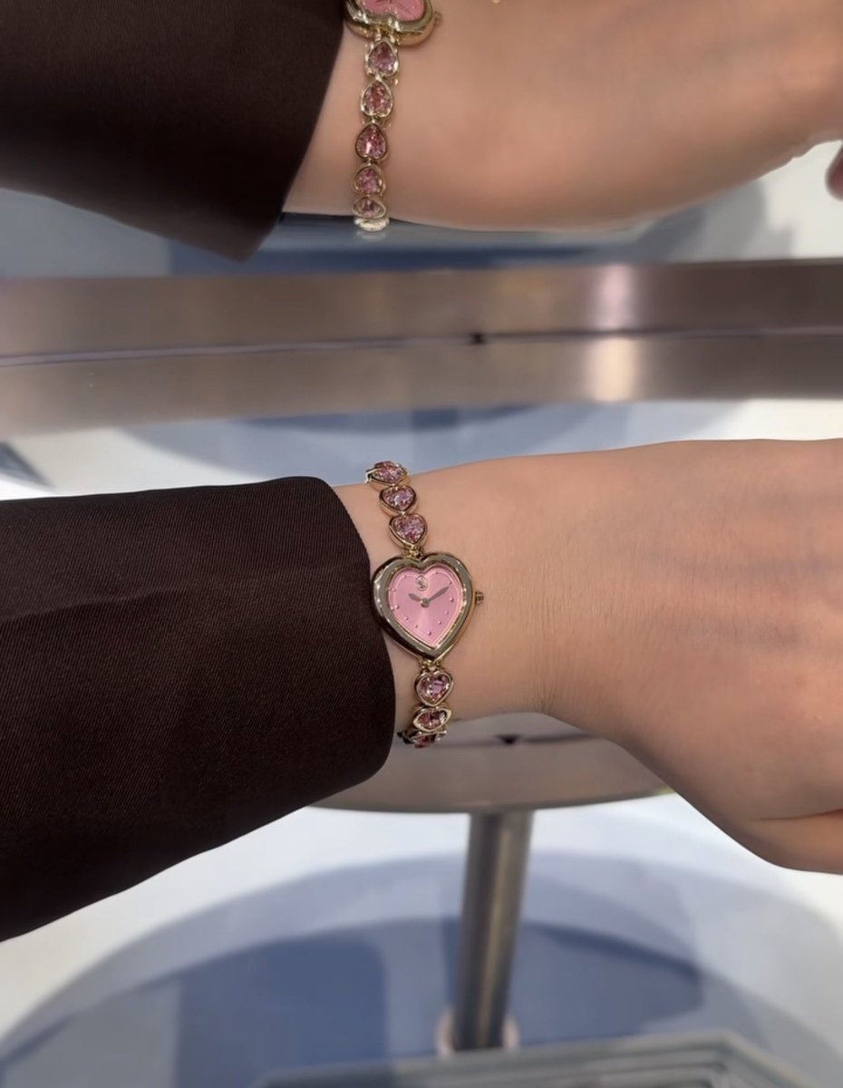 Golden Fashion tweet media