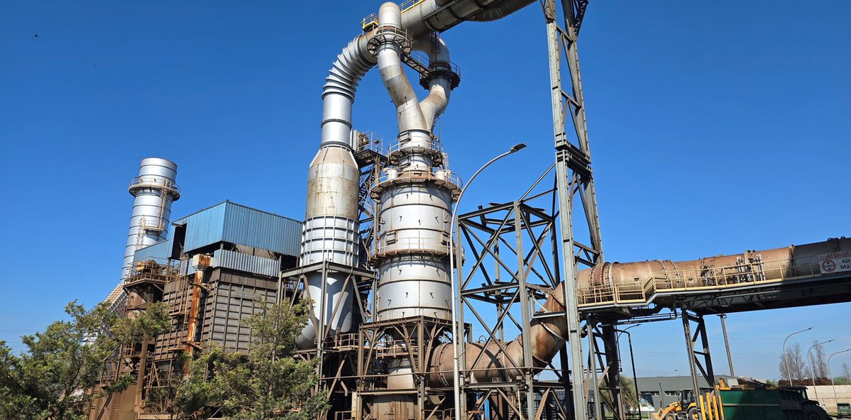 clarincom's tweet image. SECTORES INDUSTRIALES PIERDEN TERRENO FRENTE A LAS IMPORTACIONES

Un estudio de la consultora Equilibra revela que la economía está estancada en niveles de 2023 y que 16 de los 20 rubros industriales que se contrajeron perdieron participación en el mercado interno frente a…