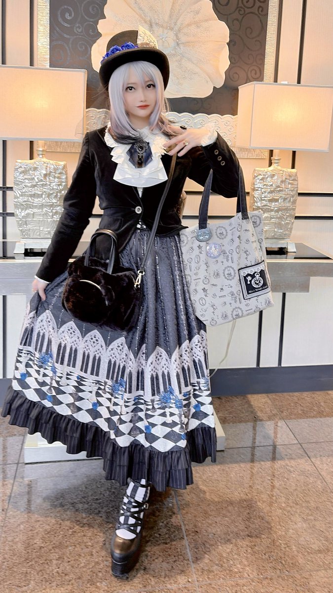 本日のコーデ イカレ帽子屋イメージ🎩 OP axes ﾌﾞﾗｳｽ LAPIN AGILL 靴 YOSUKE 🐈ﾌﾞﾛｰﾁ ...