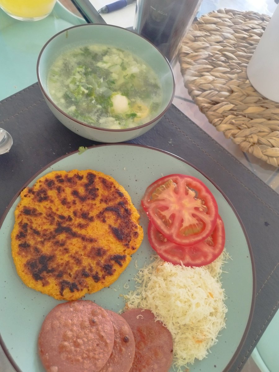 keevyn01's tweet image. Celebrando 2.kg menos, estaba era hinchado😂