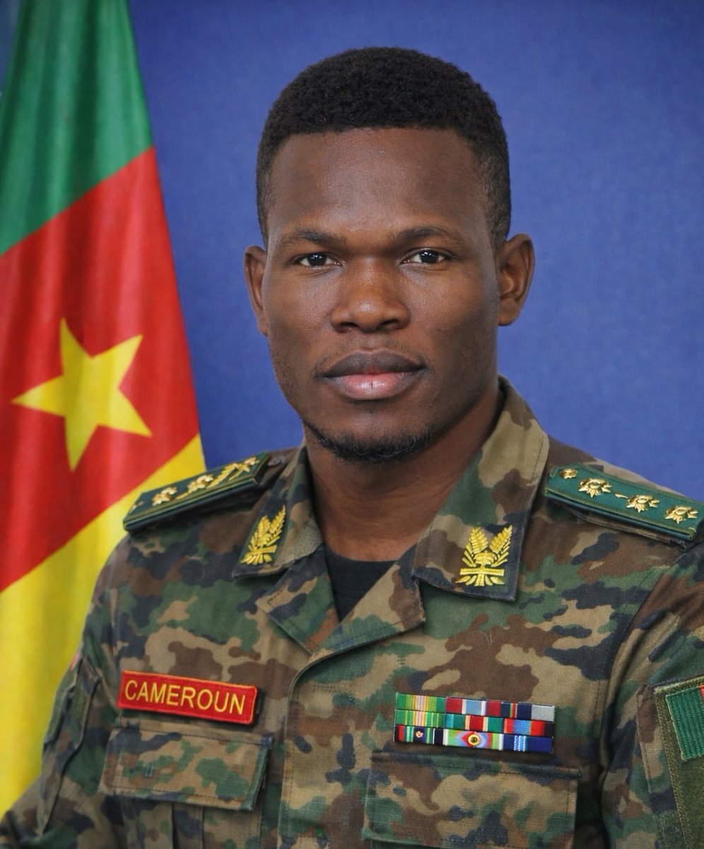 Lappttop's tweet photo. Pour ou contre, les hommes en tenue nommés aux postes de ministre ou un militaire premier ministre au Cameroun ? 🇨🇲 
#237 #Cameroon #Yaounde https://t.co/cdckXvWLSY