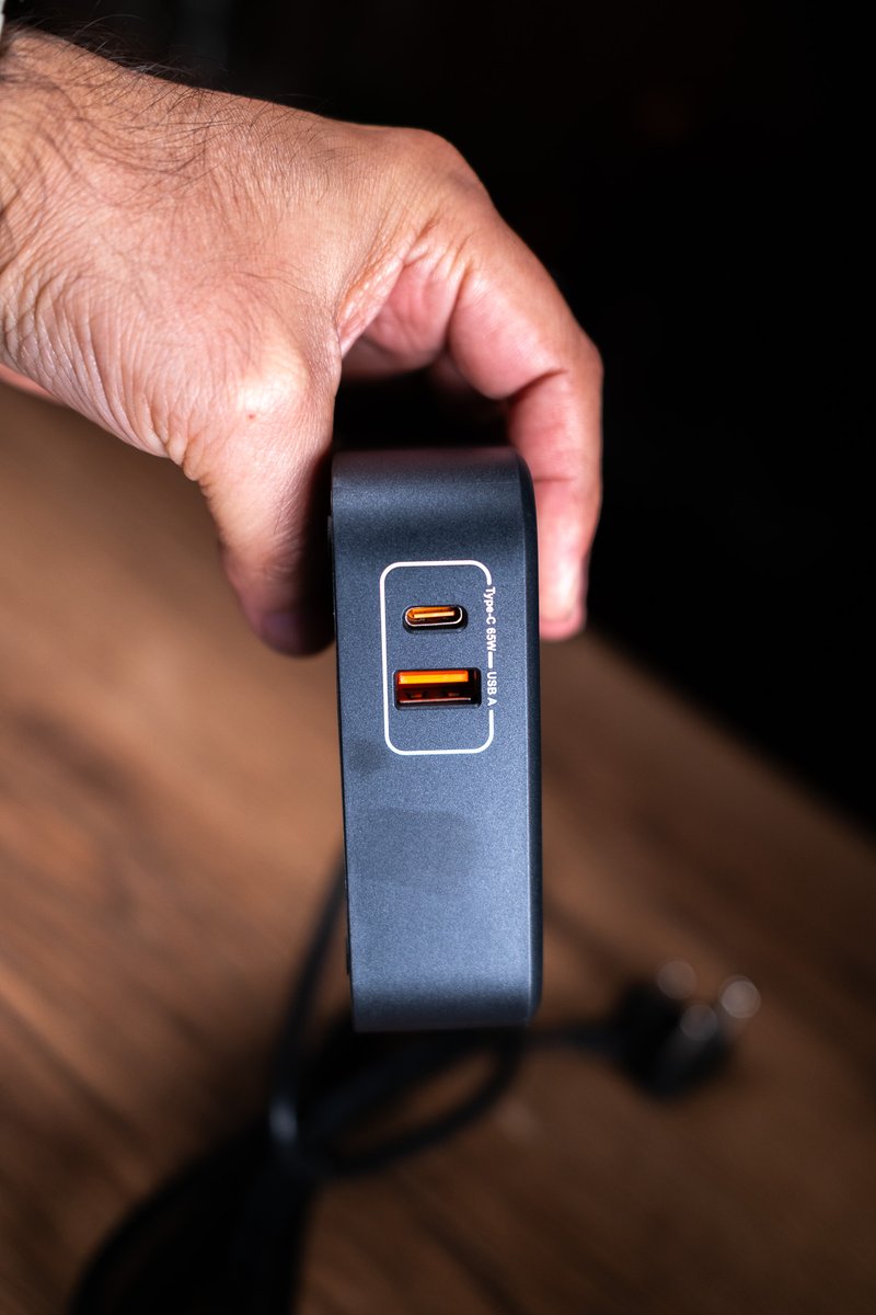gogiinc's tweet image. Desk clutter ends here ..

The Stuffcool ChargeCube Mini Power Strip packs 3 AC sockets + 65W USB-C PD + USB-A in a super-compact design...

Charge laptops, phones &amp;amp; desk essentials together clean, fast, and safe

#Stuffcool #ChargeCube #PowerStrip