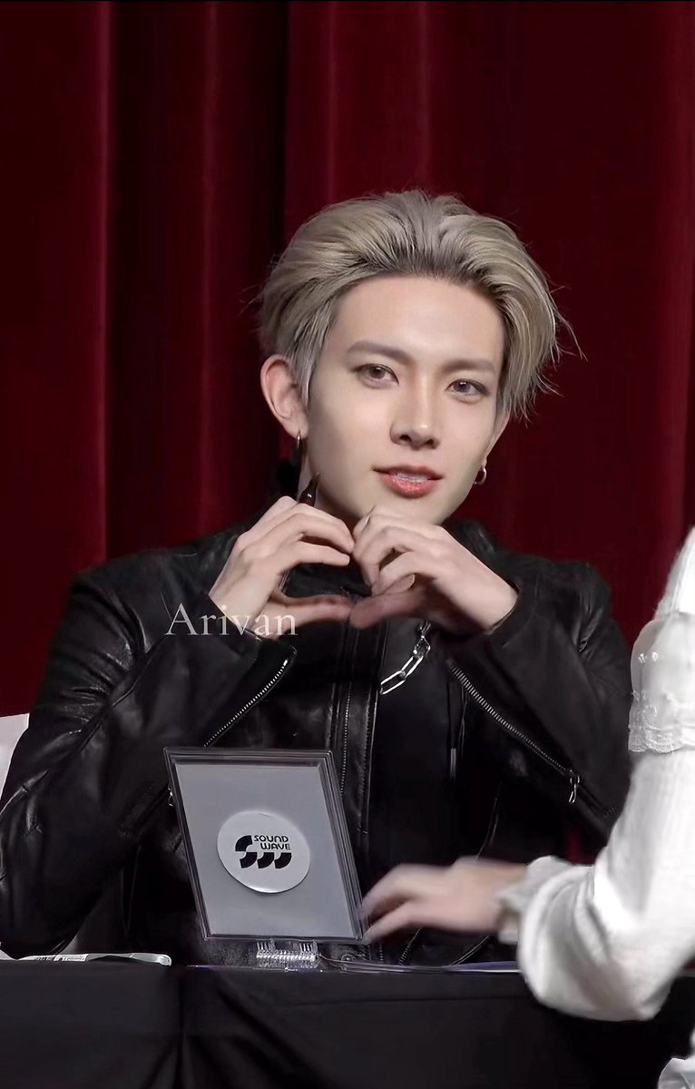 Arivan1015 tweet media