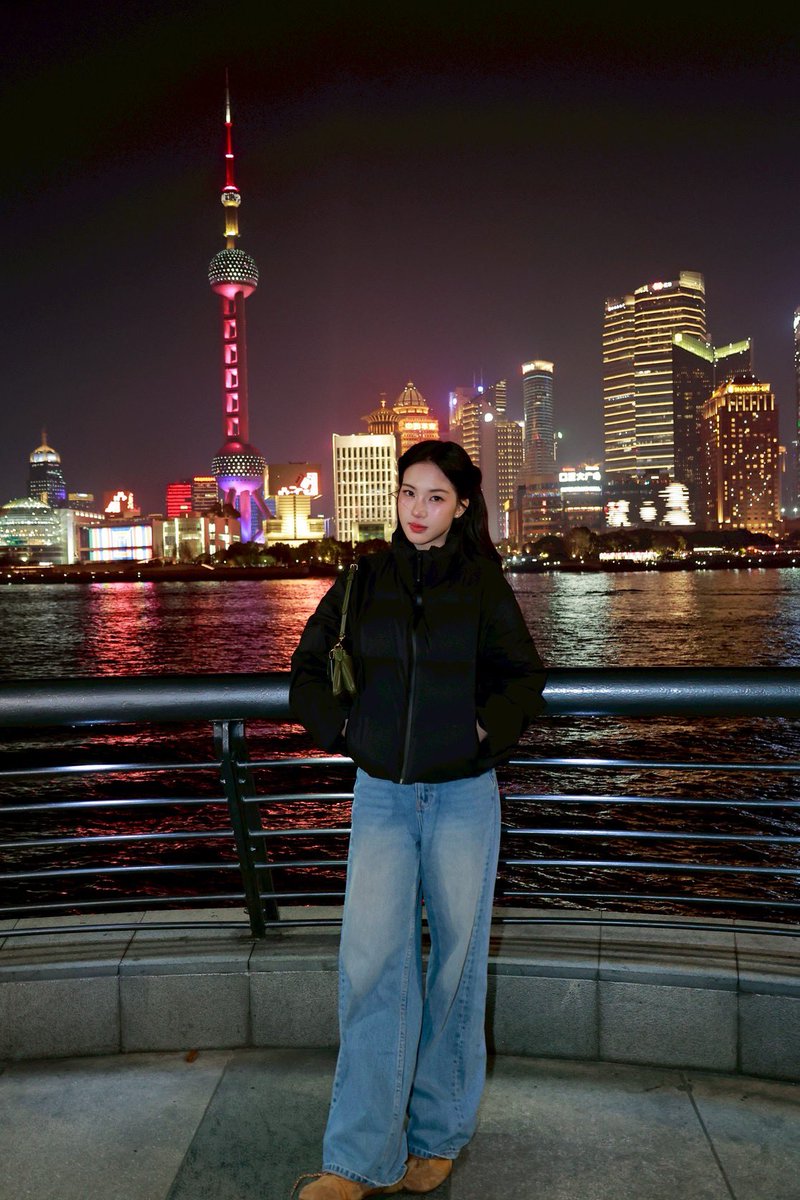 minemediap's tweet photo. Lost in the magic of Shanghai Night. 🌃✨ 

BLEJIE 1ST FANSIGN 
#MablePangjieInShanghai
#Mable_siriwalee 
#Pangjiewr 
#Minepeople https://t.co/J13U0RvZIM