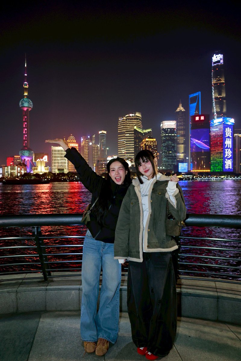 minemediap's tweet photo. Lost in the magic of Shanghai Night. 🌃✨ 

BLEJIE 1ST FANSIGN 
#MablePangjieInShanghai
#Mable_siriwalee 
#Pangjiewr 
#Minepeople https://t.co/J13U0RvZIM