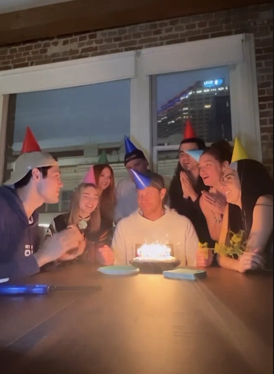 jjckles's tweet photo. dean winchester's birthday aka a national holiday for thousands of dean girls and one jensen ackles https://t.co/z0xqdlVx95