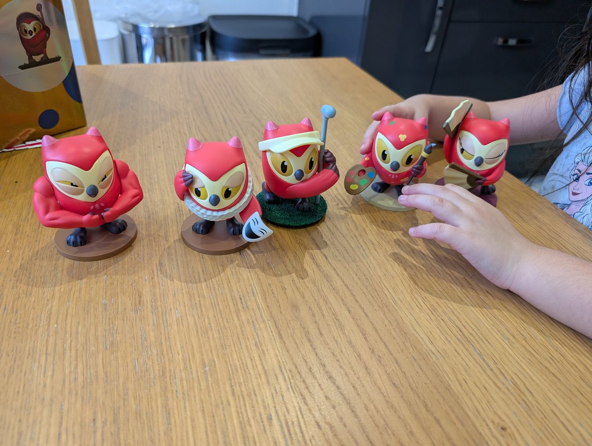 Bricho16's tweet photo. Alright so, no mystery pulls, however got 4 foils+ 1 numbered book birb

QR Codes accounted for:

- 2 diamond
- 3 gold 
- 2 silver
- 5 bronze

Pretty happy with my luck. https://t.co/I38DYbFrPI