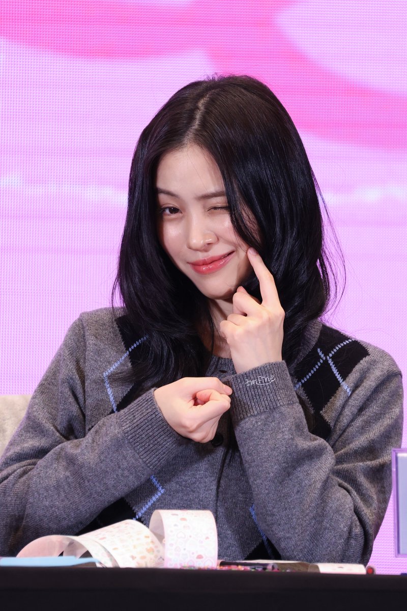 RyujinBR's tweet image. 📸 | 24.01.26 - Ryujin durante o fansign de hoje em Shenzhen na China. 

#RYUJIN #류진 #ITZY @ITZYofficial

cr.: iamfinetoo0417