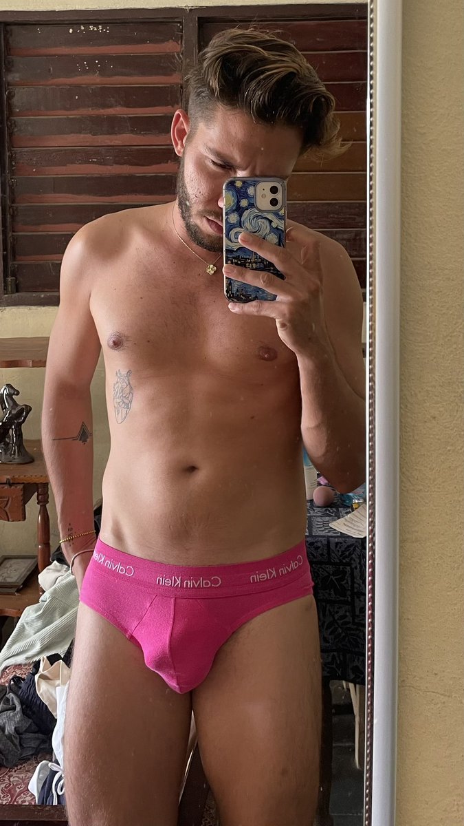 aalbertleyva's tweet image. *buenos días, me duele y todo 🫠 &amp;lt;empece el gym esta semana!