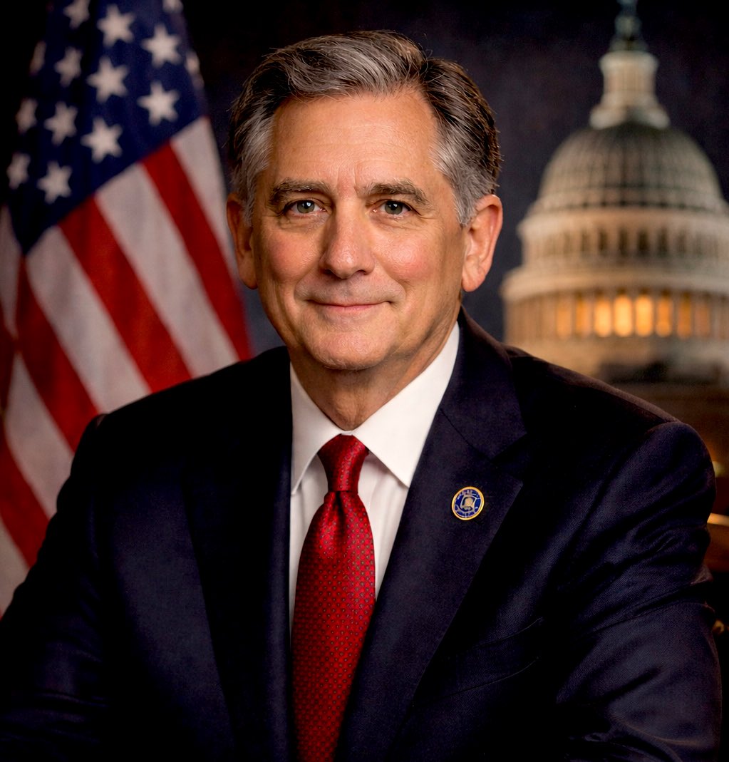 Investments_CEO's tweet photo. 🇺🇸 U.S. Financial Committee chairman French Hill says:

 “President Trump will be signing the Bitcoin &amp; crypto market structure bill soon” 👀 https://t.co/16k1CHNFYE