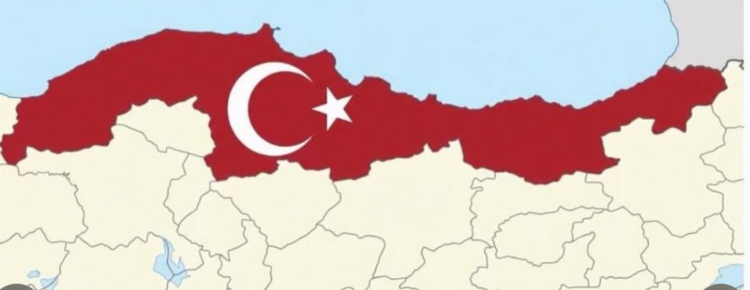 Hırt yok, terör yok, keko yok.
Suç oranı düşük.
Doğası tertemiz,
İnsanları samimi.

Huzur var,
Neşe var.

Kültürüyle, tarihiyle, turizmiyle güçlü…
Milliyetçilik var,
Dindarlık var,
Vatanseverlik var.

Karadeniz, Türkiye’nin teminatıdır.