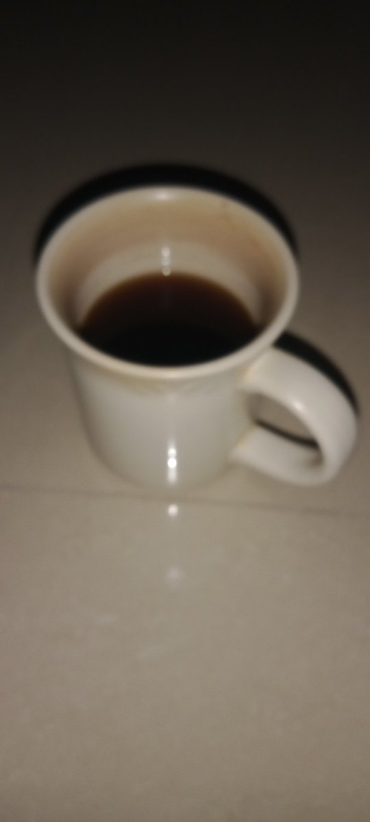Leyeh² sambil ngopi biar pikiran jadi tenang... 😊