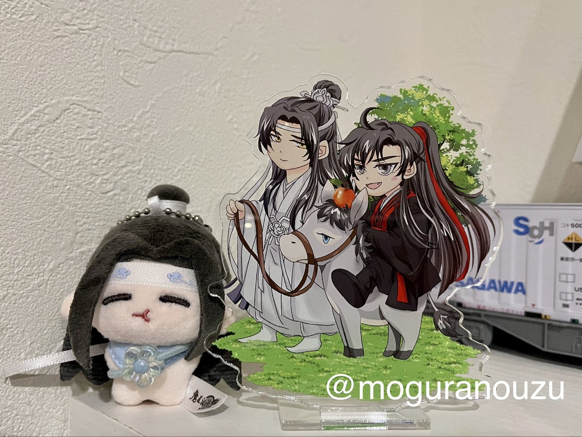 おためしでアクスタ作ったー！！
ちょっと大きめ🤗