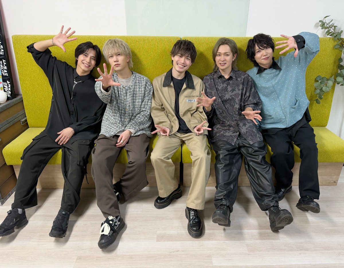 5GNP_info's tweet image. 5Guys No Plan #01&amp;amp;アフタートーク
ご視聴いただきありがとうございました✨

No Planな彼らの1年間を
一緒に見届けましょう👀👍

本編のアーカイブは一週間
どなたでもご視聴可能なので
是非何回もお楽しみください🔁

#5GNP
