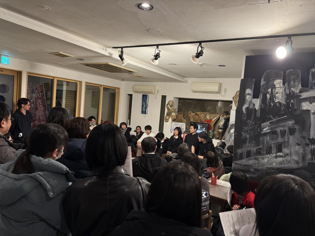 nabegenhonten's tweet photo. 終演後まほろばトークも残り1️⃣
明日の大千穐楽、公演・まほろばトーク・物販と、ぜひお楽しみくださいませ。当日券あり〼

#北のまほろば祭り3 
アトリエに雪降りつむ～津軽アーティスト列伝～
#劇団ひろさき演人 『北のアトリエにて』
#渡辺源四郎商店 『ワもナもゴッホ～棟方志功小伝～』 https://t.co/tUDW31EPyj