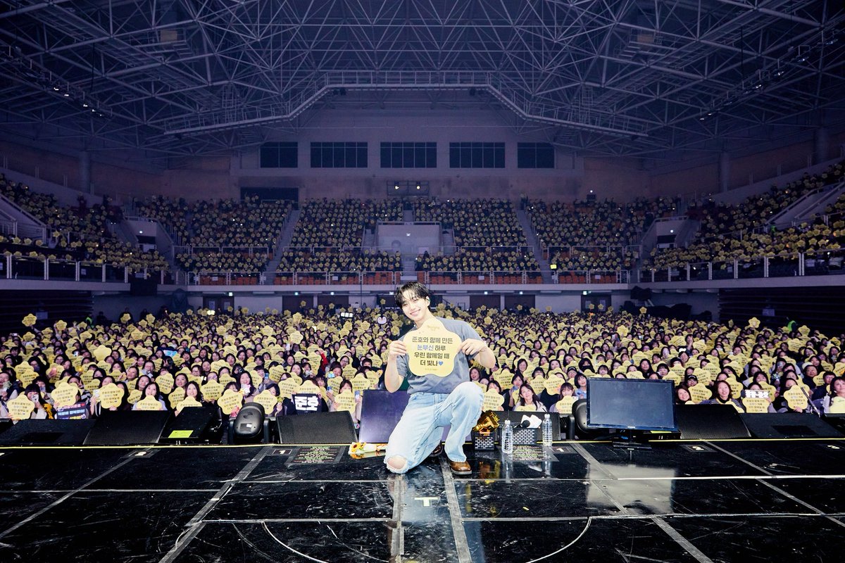 2026 LEE JUNHO FAN MEETING 
<STUNNING US> DAY 1

우리 오늘처럼 항상 곁에 있기로 해💛

#이준호 #LEEJUNHO
#STUNNINGUS
#2026_LEEJUNHO_FANMEETING
#O3Collective