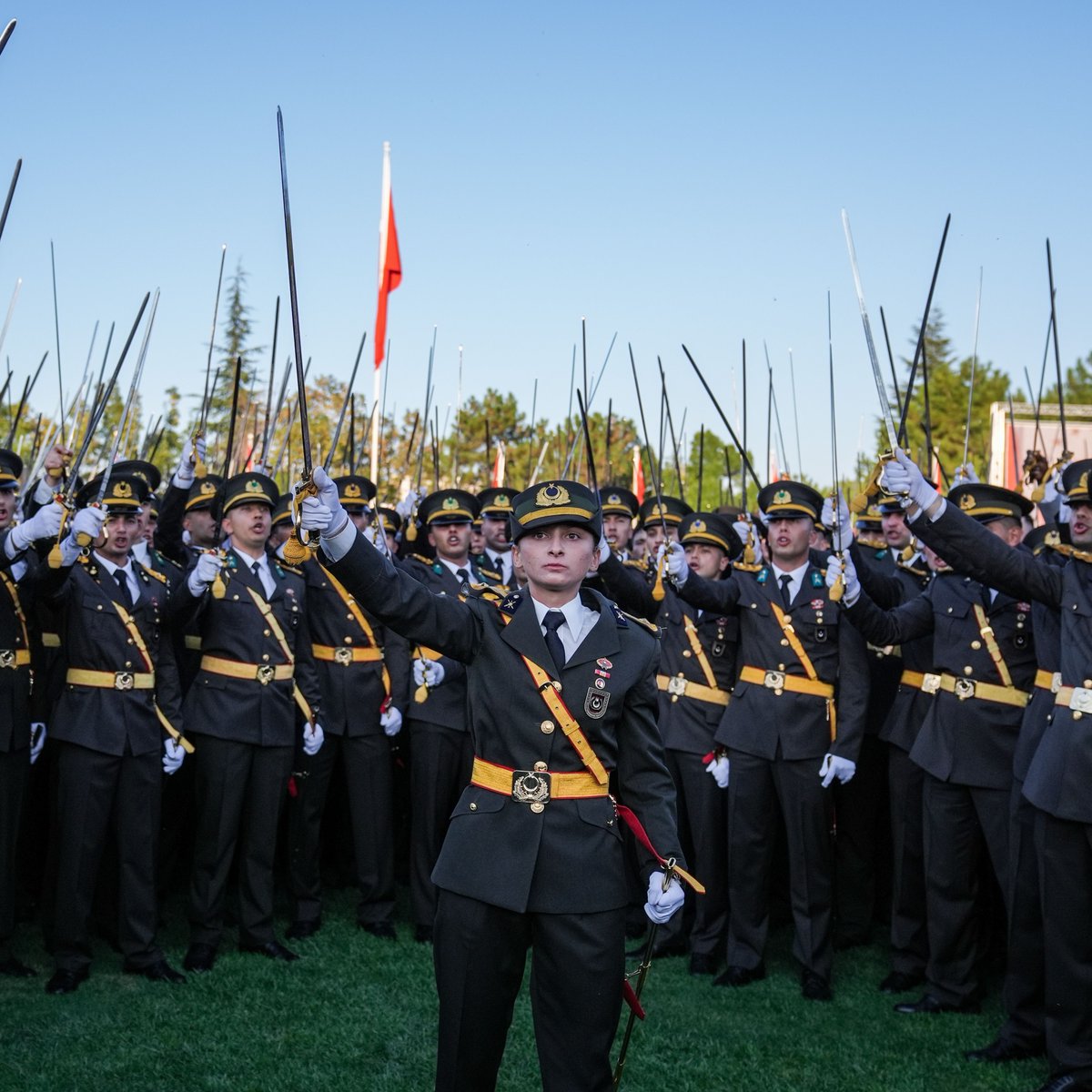bosunatiklama's tweet image. TSK'dan ihraç edilen teğmenlerden Fatih Kaya'nın disiplin cezası mahkeme kararıyla kaldırıldı. (BirGün)