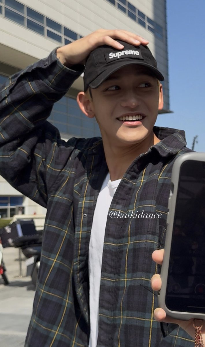 Happy birthday เจ้าเด็ก!!!! มาอวยพรก่อนจะเผลอหลับ ขอให้ปีที่ 27 ของลูคัสเป็นปีที่ดี ขอให้ลูคัสกินอิ่ม นอนหลับ มีสุขภาพกายสุขภาพใจที่แข็งแรง Aways love you my smile💛🍀

HAPPY LUCAS DAY
#ActorLUCASis27
#우리태양_루카스_생일축하해
#黄旭熙0125生日快乐