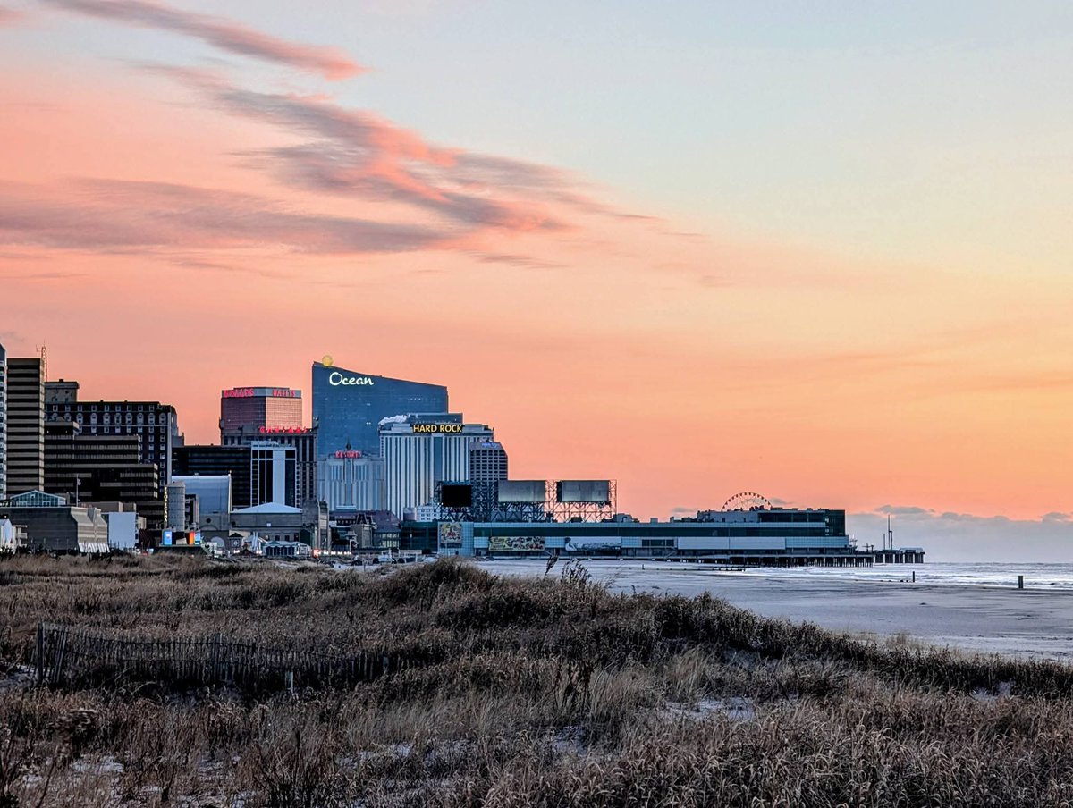 mafia_mastiff's tweet photo. The calm before the storm here in Atlantic City, New Jersey. π
πΊπΈ #ACNJ https://t.co/nxn3KMt2dd