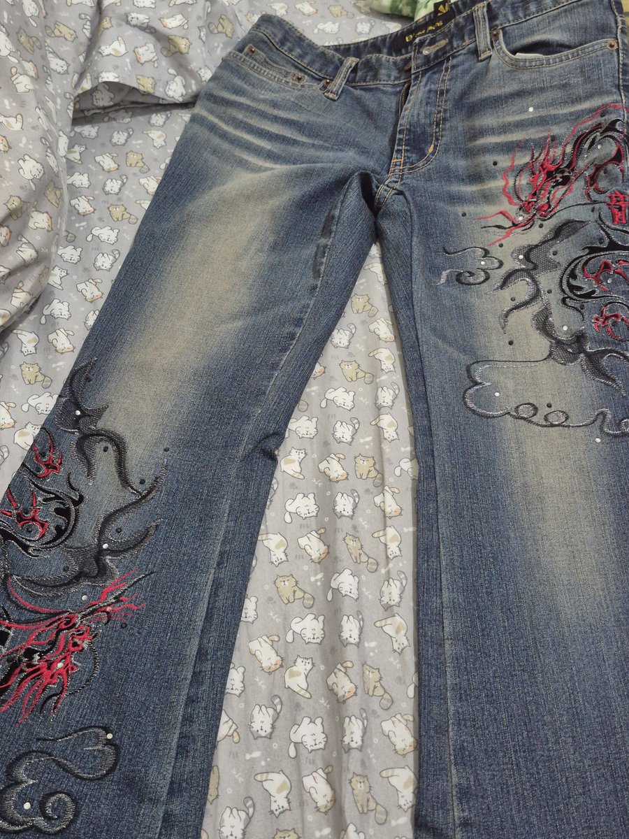 wts want to sell preloved!

☆ low rise bootcut embroidered jeans 120k

P 94 | Lp 76 | Ph 46 | Ol 48 | Fr 20

– good condi
– harga belum inc adm 🍊
– avail splitpay co oren biar adm ga terlalu besar
– dom kota serang, banten

t. jeans celana pants