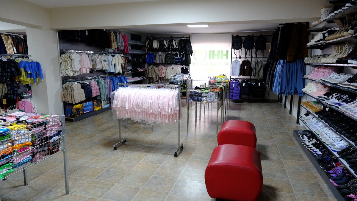 🎉 İHH İnsani Yardım Vakfı Bursa Şubesi olarak, İyilik Mağazamızı hizmete açtık.♥️

Bursalı hayırseverlerimizin destekleriyle oluşturduğumuz bu mağazada, Bursa’da yaşayan yetim ve ihtiyaç sahibi ailelerimiz, temel ihtiyaçlarını ücretsiz ve diledikleri gibi temin edebilecek.