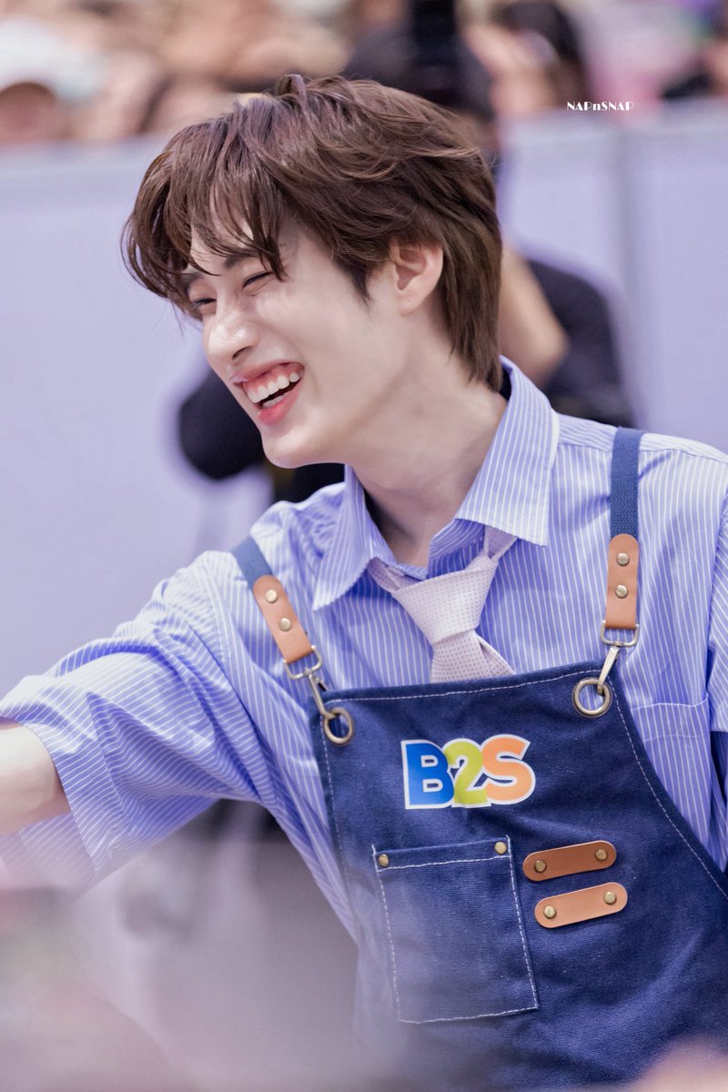 แต่งรูปไปยิ้มไป ชอบเสื้อผ้าหน้าผมเติ้ลวันนี้สุดๆ 💚

TLE B2S UNDER THE SEA 
#B2SxTlemtm
#TLE_mtm