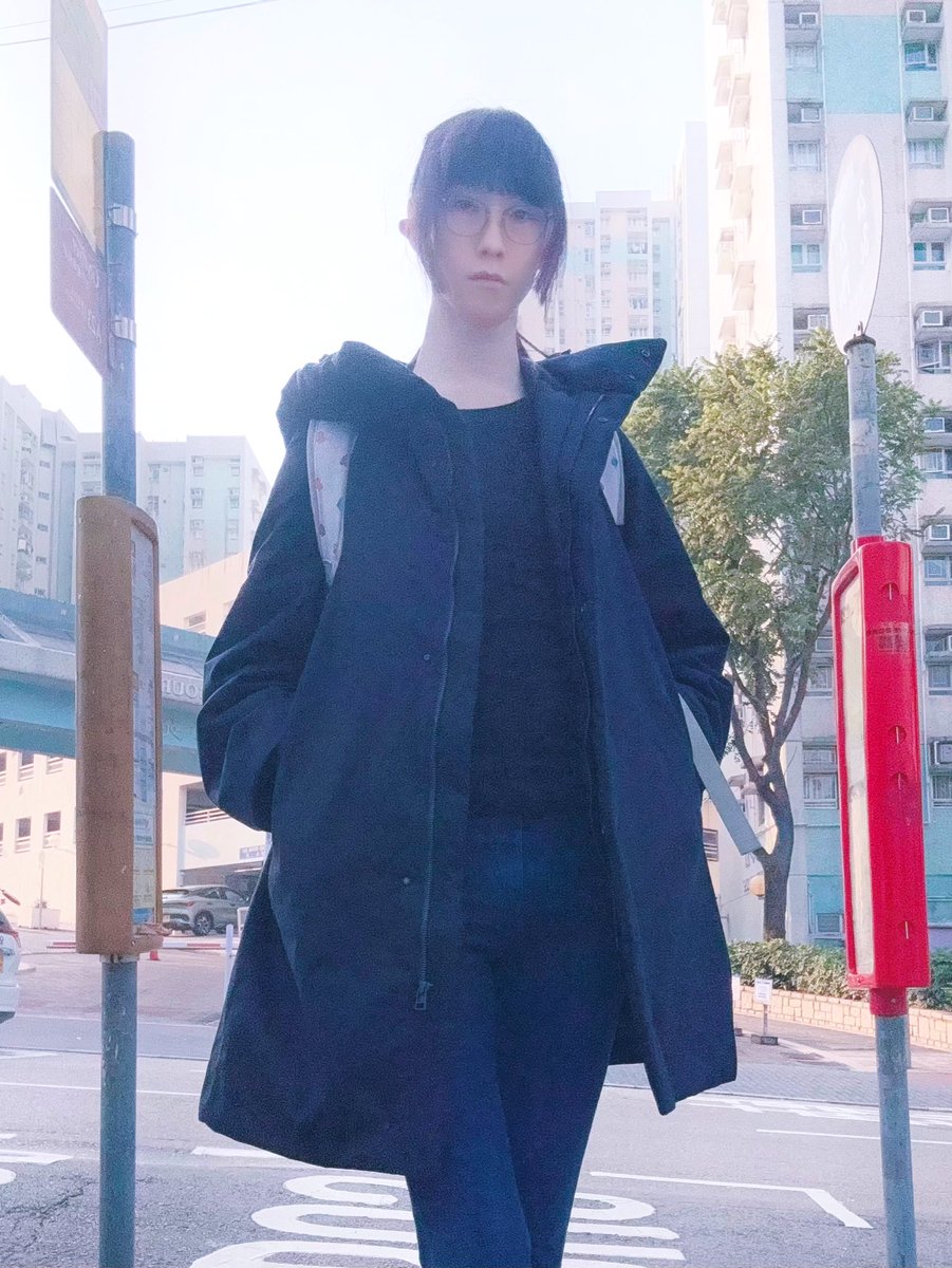 Innko_Chan's tweet photo. 天氣很冷還要等18分鐘車, 耍一下帥😆

#男の娘 #偽娘 https://t.co/ASZIjphyLW